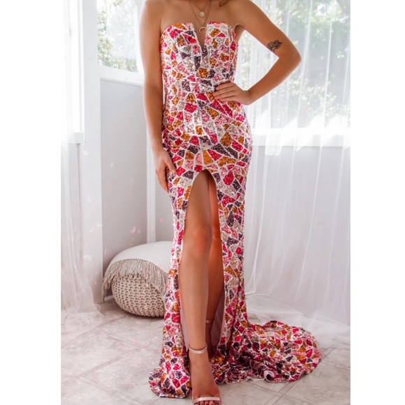 Dresses & Skirts - Geo Sequin Strapless Train Length Formal Dress